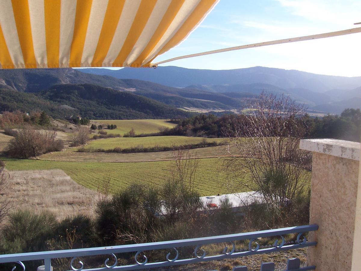 Bed and Breakfast L'Ensoleillee Rosans Exterior foto