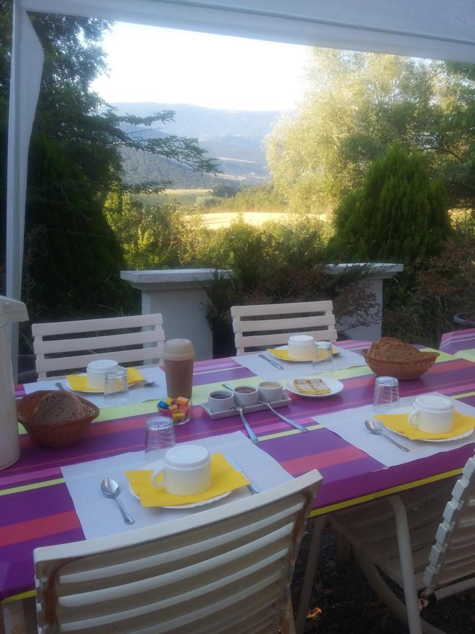 Bed and Breakfast L'Ensoleillee Rosans Exterior foto